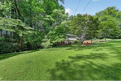 4100 Shawnee Lane NE, Brookhaven, GA 30319 - Photo 2