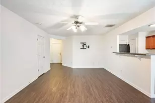 561 Double Creek Dr, Lawrenceville, GA 30045 - Photo 4