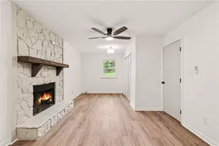 3449 Oak Run Dr, Lithonia, GA 30038 - Photo 16