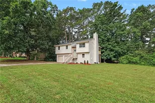 3449 Oak Run Dr, Lithonia, GA 30038 - Photo 2