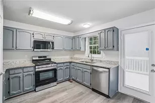 301 Madeline Way, Temple, GA 30179 - Photo 2