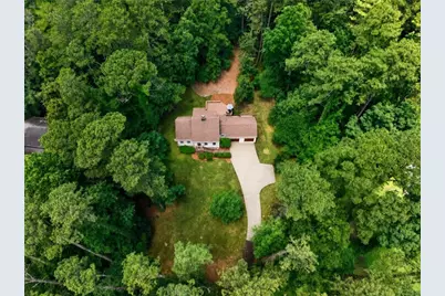 208 Nacoochee Drive, Woodstock, GA 30188 - Photo 2