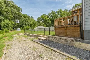 8 S Eugenia Pl NW, Atlanta, GA 30318 - Photo 38
