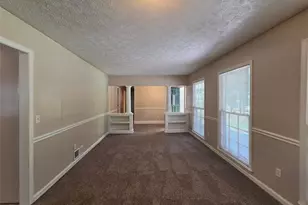 247 Sandra Dr NW, Lilburn, GA 30047 - Photo 8