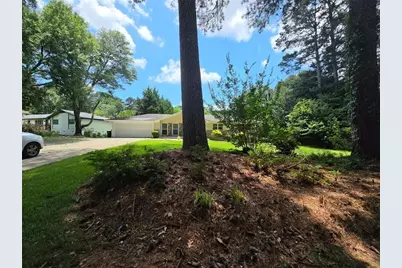 247 Sandra Drive NW, Lilburn, GA 30047 - Photo 12