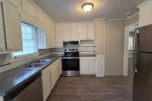 247 Sandra Dr NW, Lilburn, GA 30047 - Photo 14