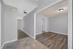 530 Sterling Pointe Ct, Lawrenceville, GA 30043 - Photo 4