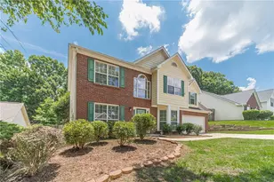 530 Sterling Pointe Ct, Lawrenceville, GA 30043 - Photo 2