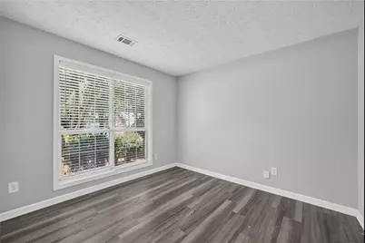 530 Sterling Pointe Court, Lawrenceville, GA 30043 - Photo 4