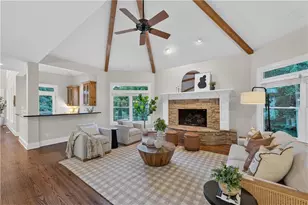 1055 Hedgerose Ln, Roswell, GA 30075 - Photo 16