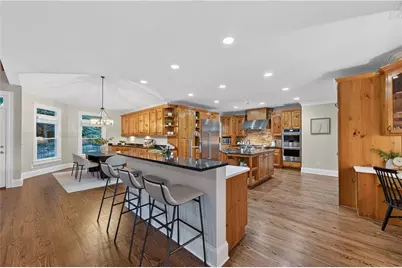 1055 Hedgerose Lane, Roswell, GA 30075 - Photo 14