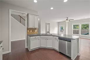4940 Breezewood Cir, Alpharetta, GA 30004 - Photo 12