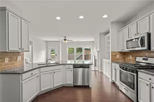 4940 Breezewood Cir, Alpharetta, GA 30004 - Photo 8
