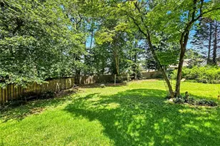 886 Ryan Ln SW, Lilburn, GA 30047 - Photo 32