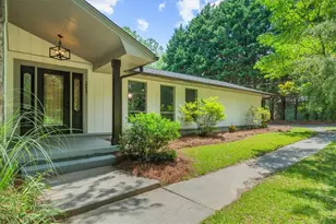 2053 Deerfield Run, Snellville, GA 30078 - Photo 2