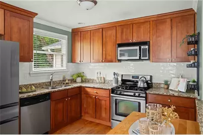 2573 E Tupelo Street SE, Atlanta, GA 30317 - Photo 10