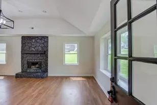 2173 Ivy Crest Dr, Buford, GA 30519 - Photo 4