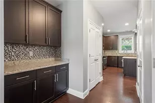 1739 Hollingsworth Blvd NW, Atlanta, GA 30318 - Photo 8