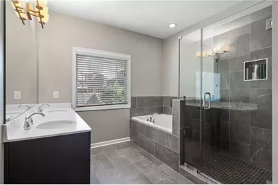 1739 Hollingsworth Boulevard NW, Atlanta, GA 30318 - Photo 32