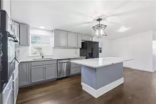 6860 Main St, Lithonia, GA 30058 - Photo 16