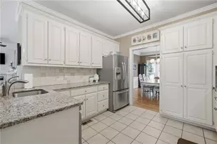 225 Colonial Dr, Woodstock, GA 30189 - Photo 18