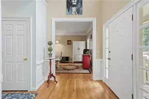 225 Colonial Dr, Woodstock, GA 30189 - Photo 4