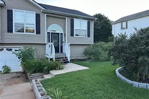 6035 Daffodil Dr, Flowery Branch, GA 30542 - Photo 2