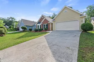 4680 Sterling Oaks Ct, Lilburn, GA 30047 - Photo 2