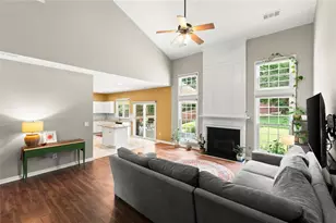 13624 Weycroft Cir, Alpharetta, GA 30004 - Photo 6