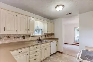 498 Candlewick Ln NW, Lilburn, GA 30047 - Photo 16