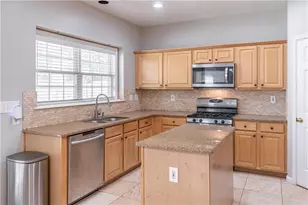 230 Albrighton Ct, Suwanee, GA 30024 - Photo 4