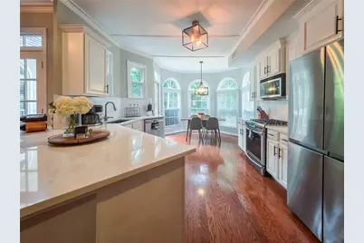 1056 Shady Valley Pl NE, Atlanta, GA 30324 - Photo 8