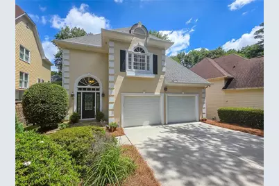 1056 Shady Valley Pl NE, Atlanta, GA 30324 - Photo 2