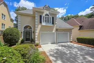 1056 Shady Valley Pl NE, Atlanta, GA 30324 - Photo 2