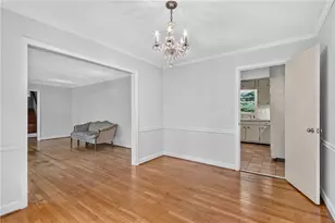 6885 Heathfield Dr, Atlanta, GA 30328 - Photo 10