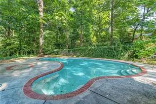 6885 Heathfield Dr, Atlanta, GA 30328 - Photo 38