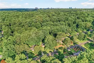 6885 Heathfield Dr, Atlanta, GA 30328 - Photo 46