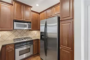 1147 Glenridge Pl, Atlanta, GA 30342 - Photo 18