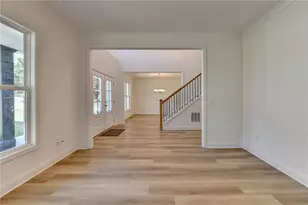 9135 Fox Trail Ln, Gainesville, GA 30506 - Photo 8