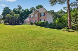 860 Scenic Lake Dr, Lawrenceville, GA 30045 - Photo 2