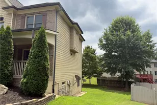 2607 Creek Rock Cir, Buford, GA 30519 - Photo 2