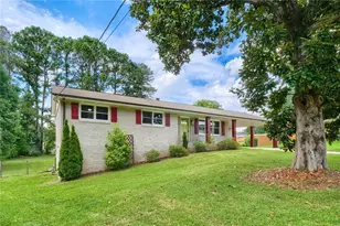 2376 Falls River Dr, Lithia Springs, GA 30122 - Photo 2