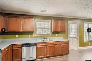 5861 Fairington Farms Ln, Lithonia, GA 30038 - Photo 14