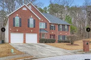 5861 Fairington Farms Ln, Lithonia, GA 30038 - Photo 2