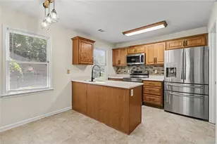 7101 Woodridge Ln, Union City, GA 30291 - Photo 6