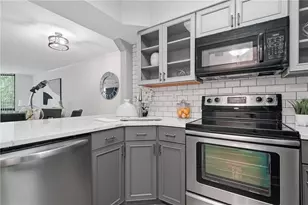 2870 Pharr Ct South NW, Atlanta, GA 30305 - Photo 10