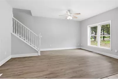 562 Woodlawn Avenue NW, Atlanta, GA 30318 - Photo 10