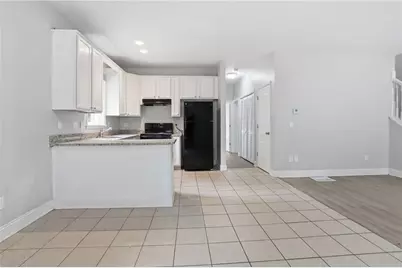 562 Woodlawn Avenue NW, Atlanta, GA 30318 - Photo 18