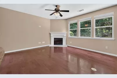1572 NE Lenox Overlook Road NE, Atlanta, GA 30329 - Photo 6