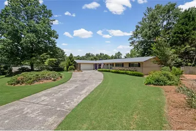 2730 Fontainebleau Drive, Dunwoody, GA 30360 - Photo 34